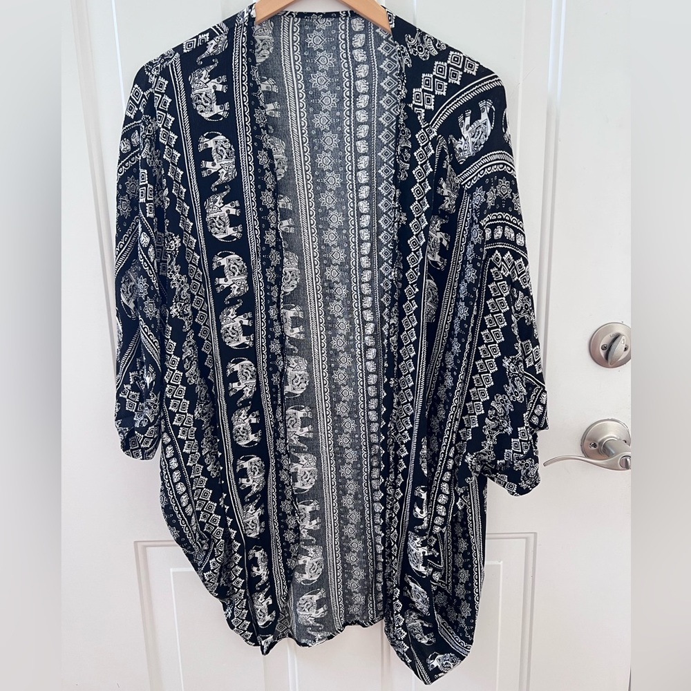 Forever 21 Black and White elephant kimono